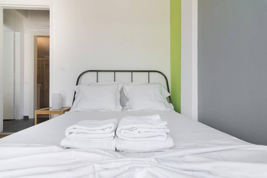 Brand New Stylish 2 Bedroom Apartment เอเธนส์ ภายนอก รูปภาพ