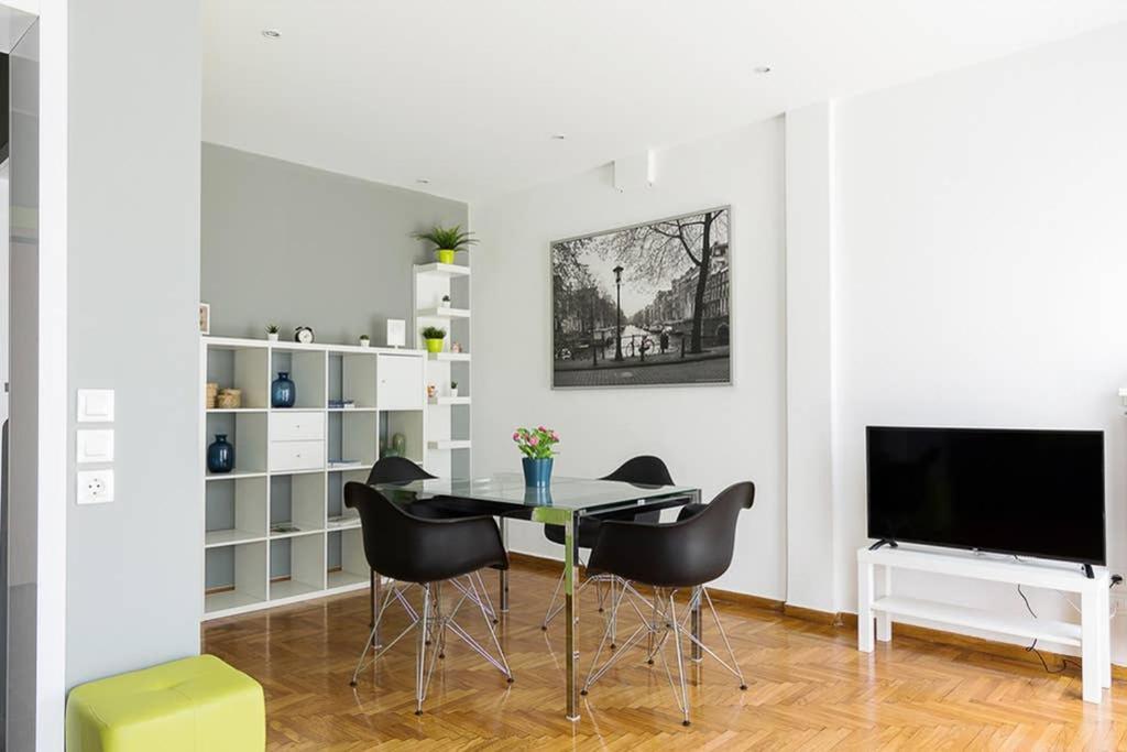 Brand New Stylish 2 Bedroom Apartment เอเธนส์ ภายนอก รูปภาพ