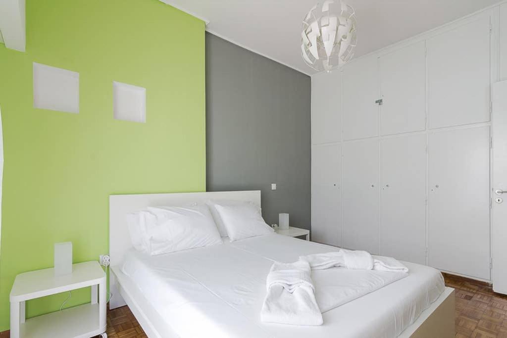 Brand New Stylish 2 Bedroom Apartment เอเธนส์ ภายนอก รูปภาพ